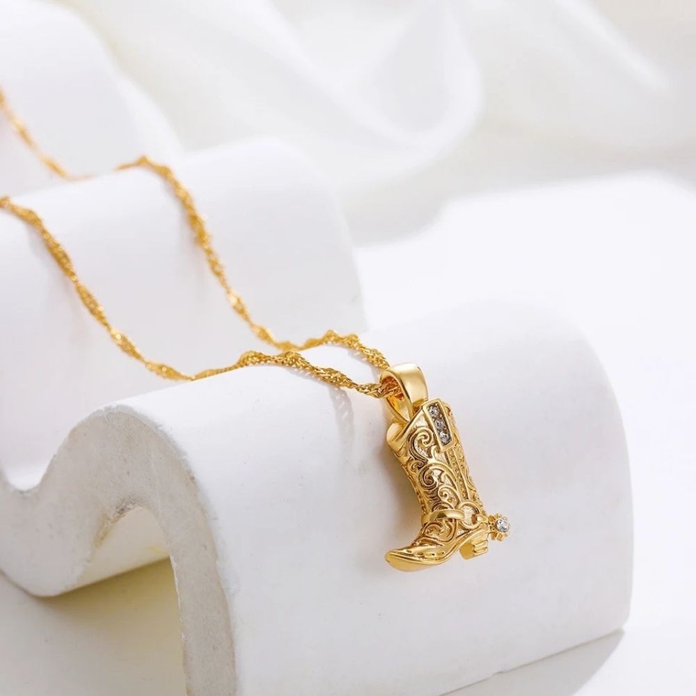 Gold or sliver boot necklace - Picture 3 of 8